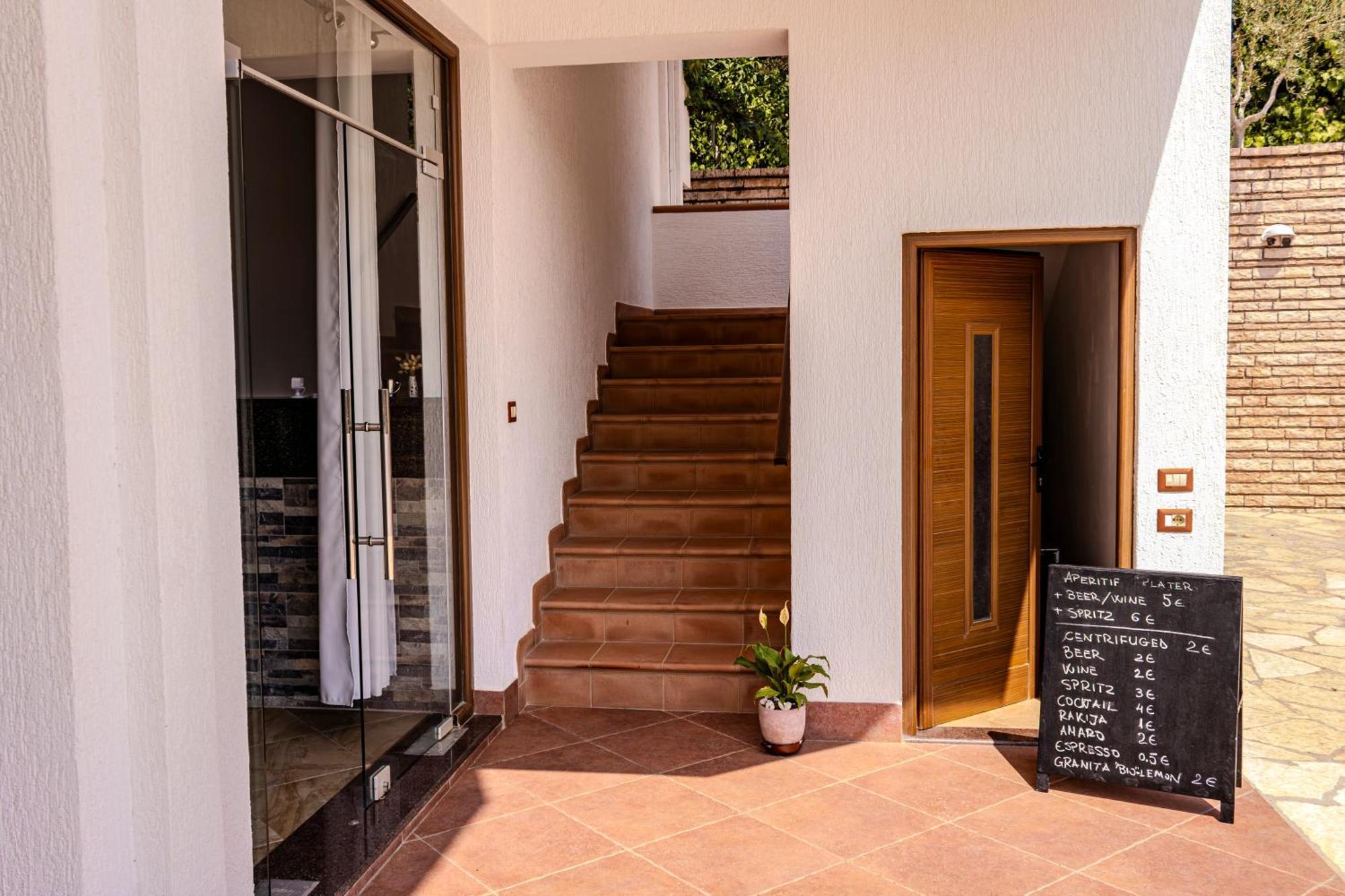 Villa La Quiete - Adults Only Cuke Bagian luar foto