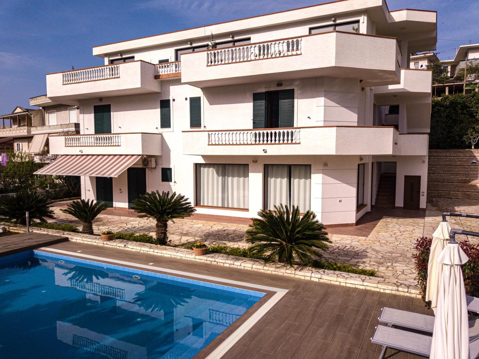 Villa La Quiete - Adults Only Cuke Bagian luar foto